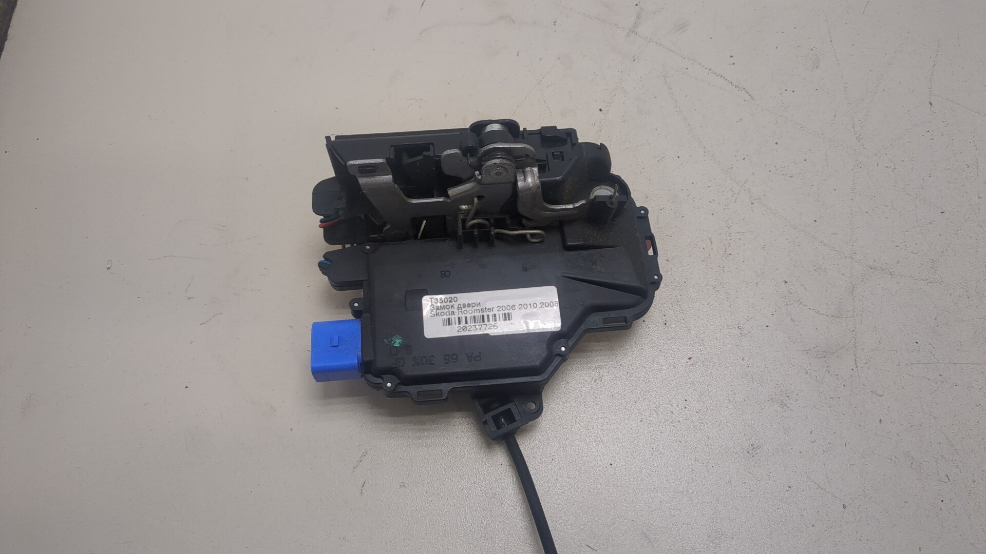 Замок двери передней правой