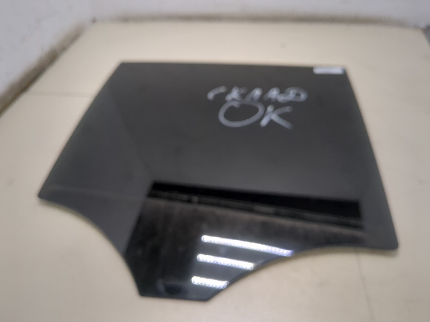 Стекло двери задней правой