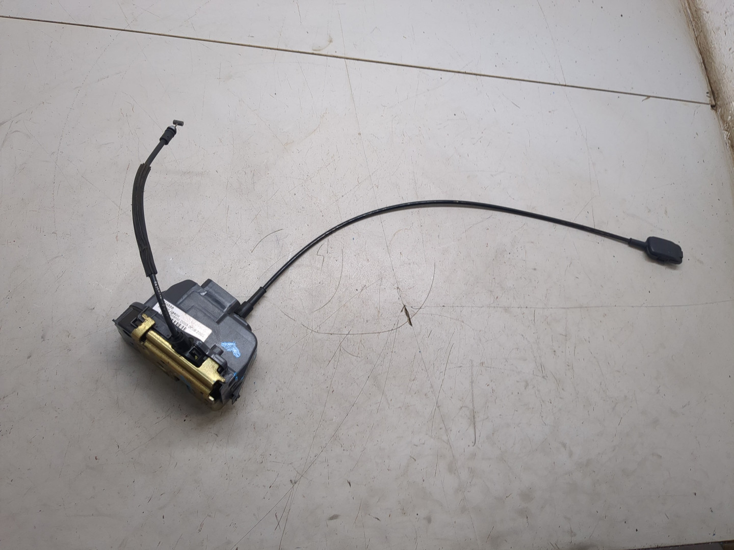 Замок двери задней правой