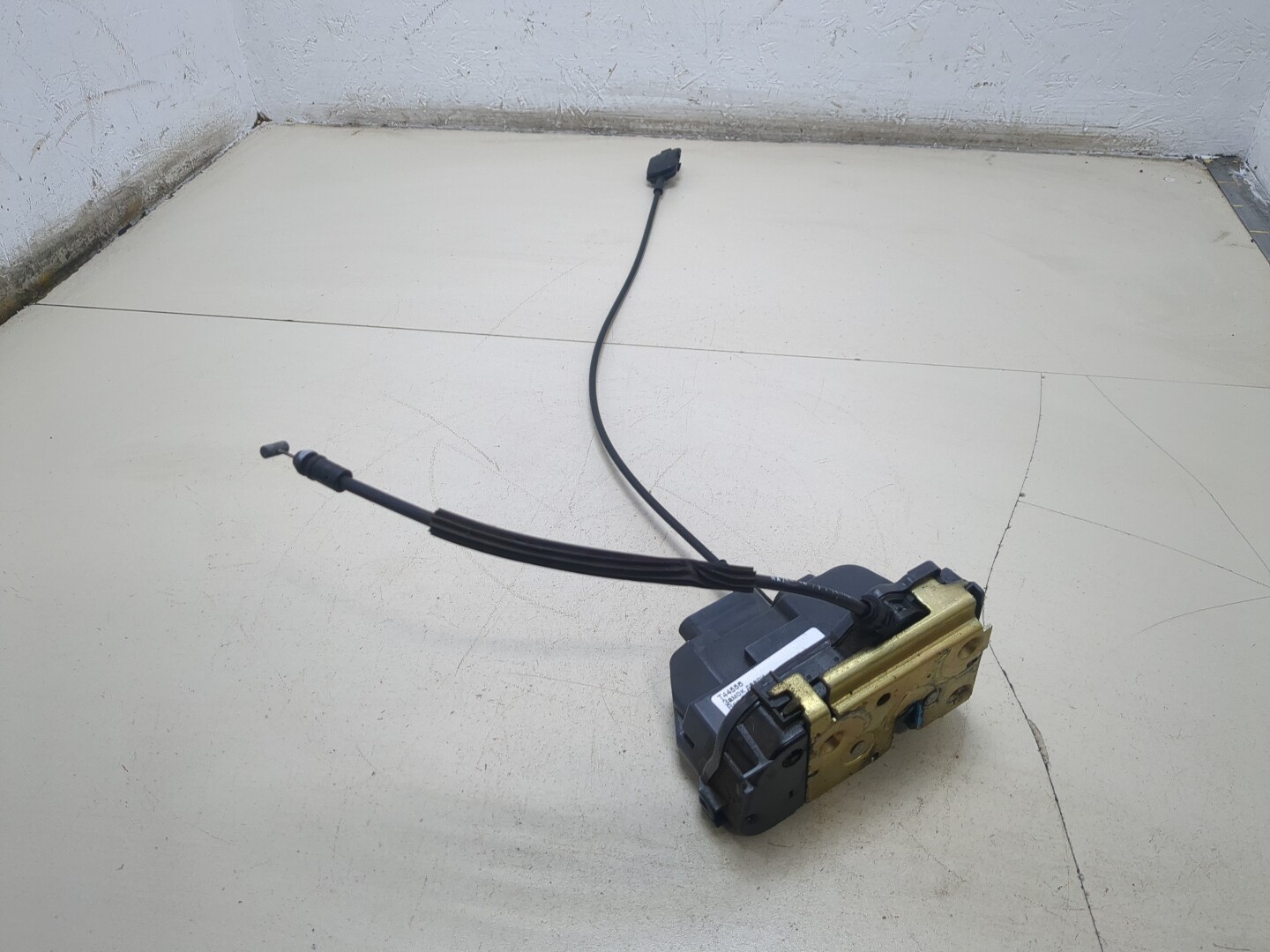 Замок двери задней правой