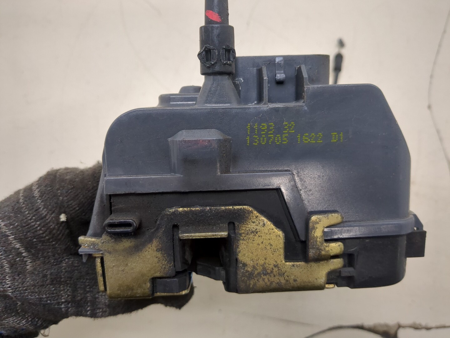 Замок двери задней правой