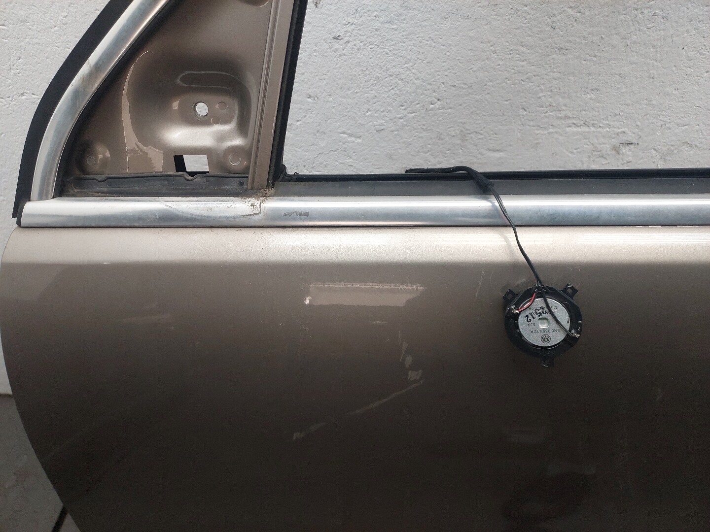 Дверь передняя левая