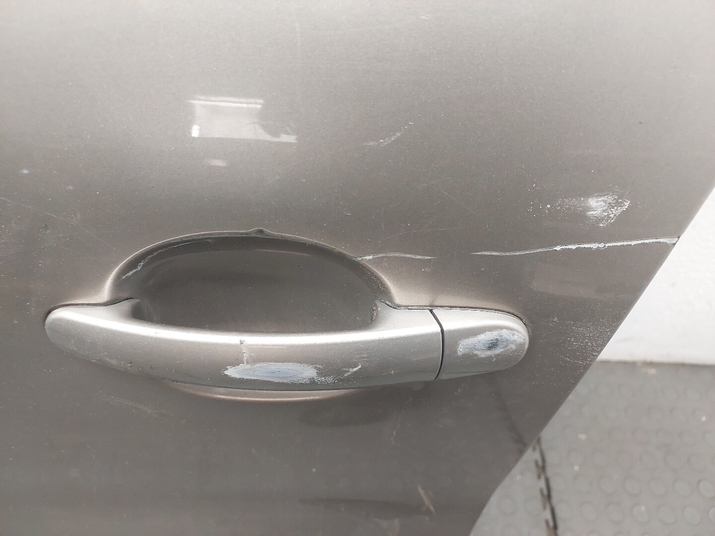 Дверь передняя левая