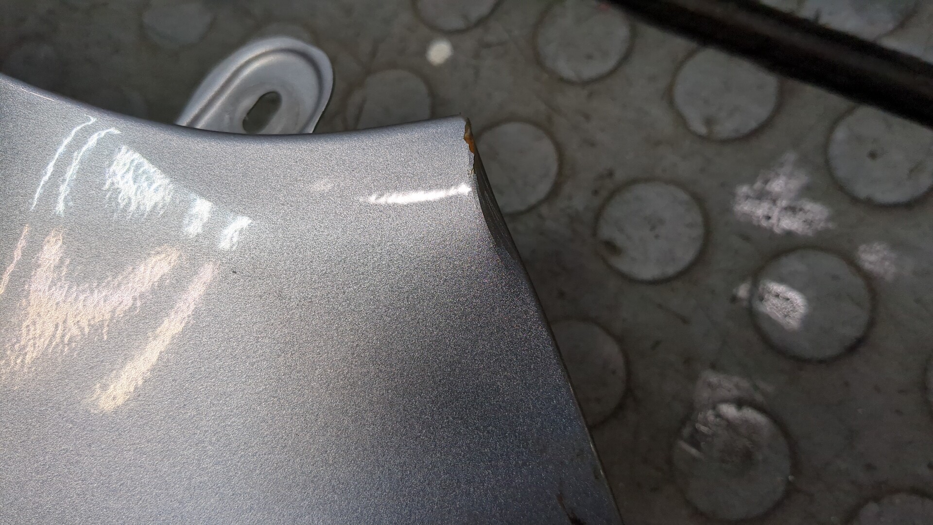 Крыло переднее правое