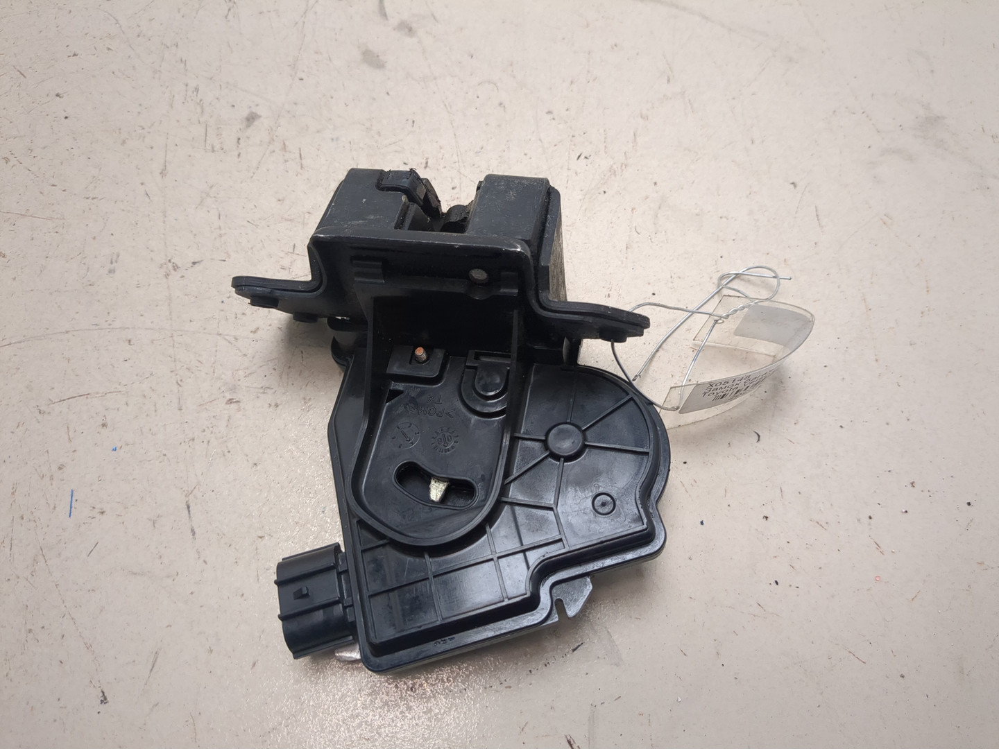 Замок багажника