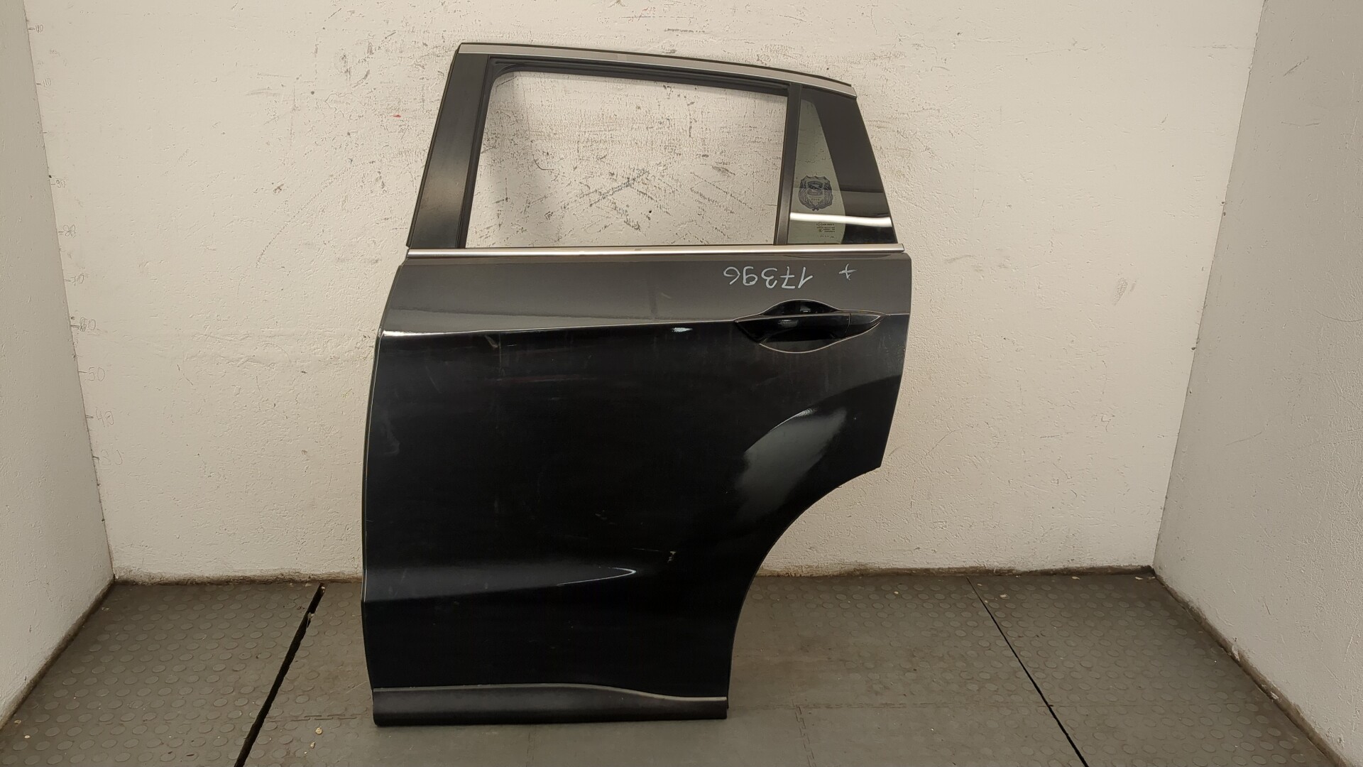 Дверь задняя левая