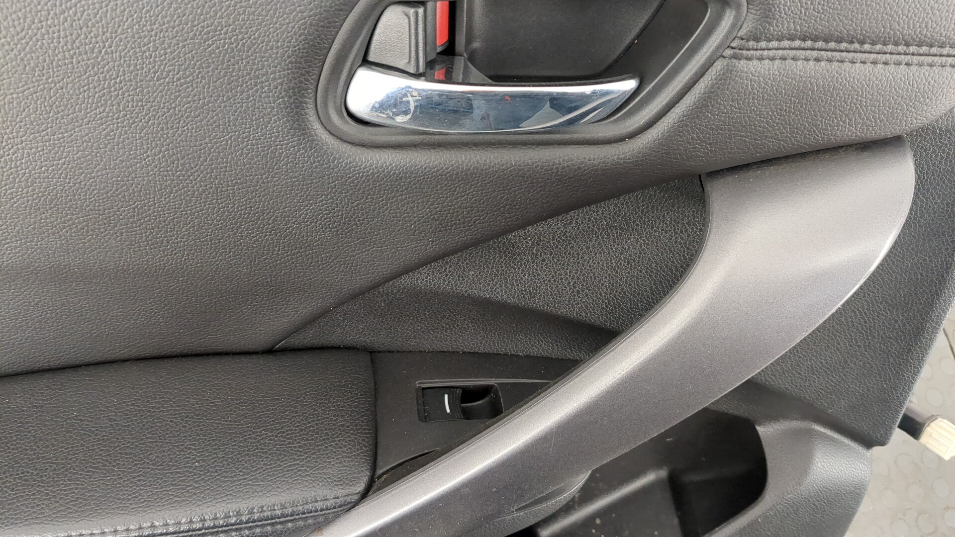 Дверь задняя левая