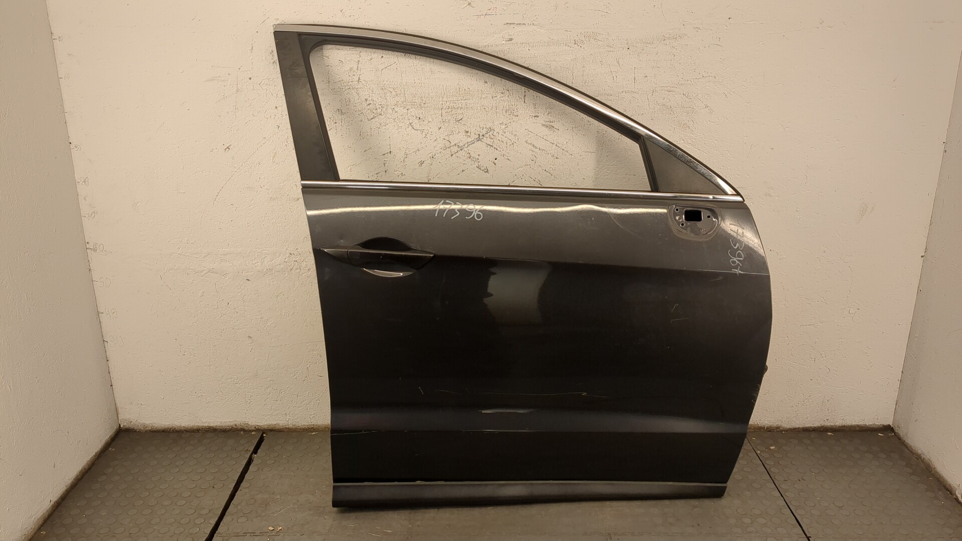 Дверь передняя правая