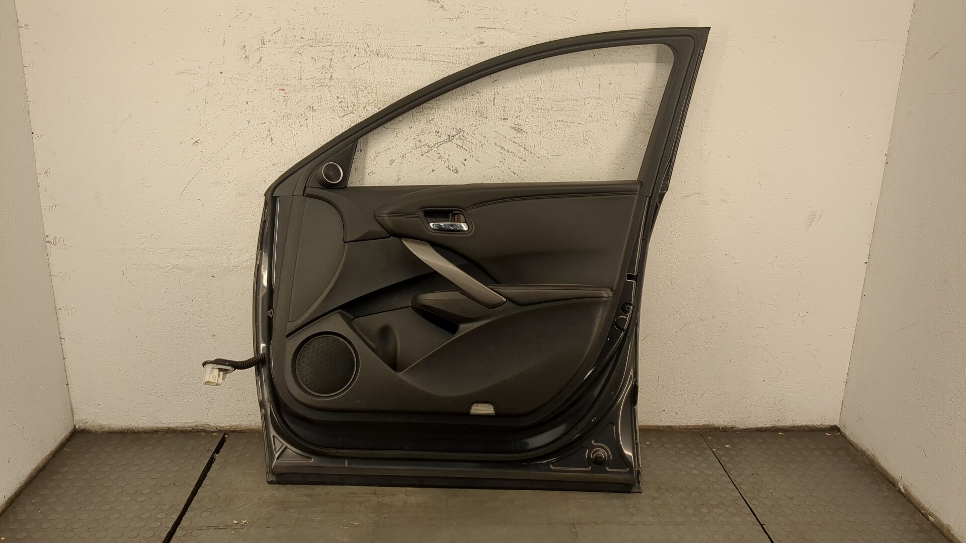 Дверь передняя правая