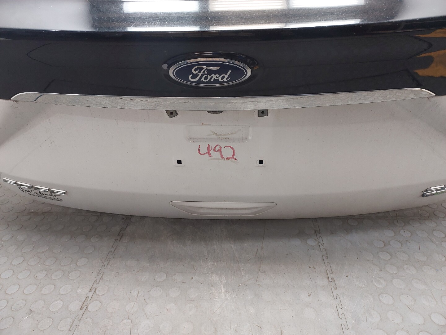 Дверь багажника