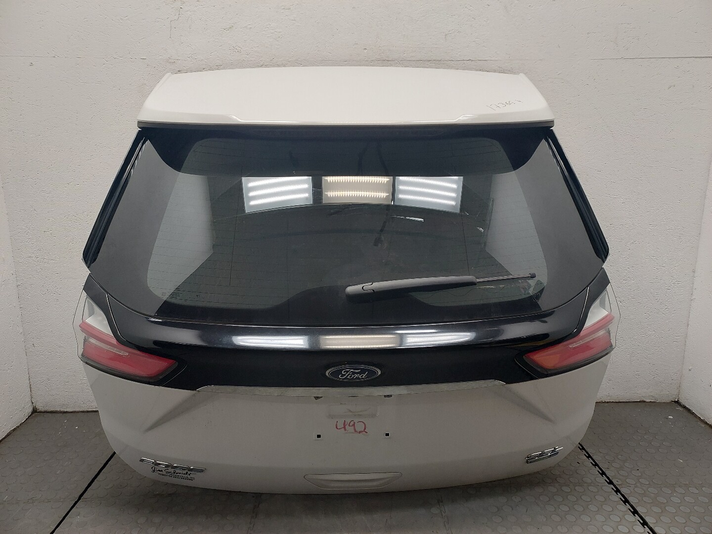 Дверь багажника