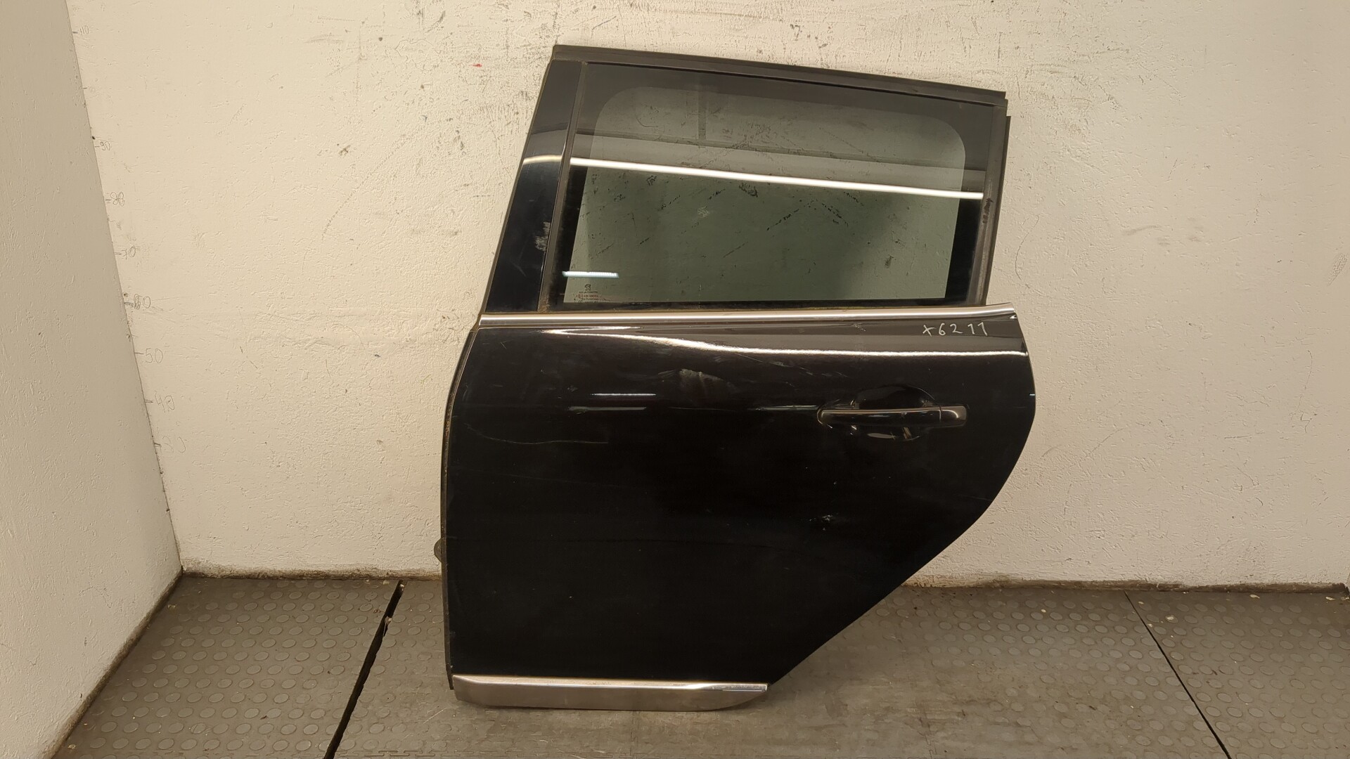 Дверь задняя левая