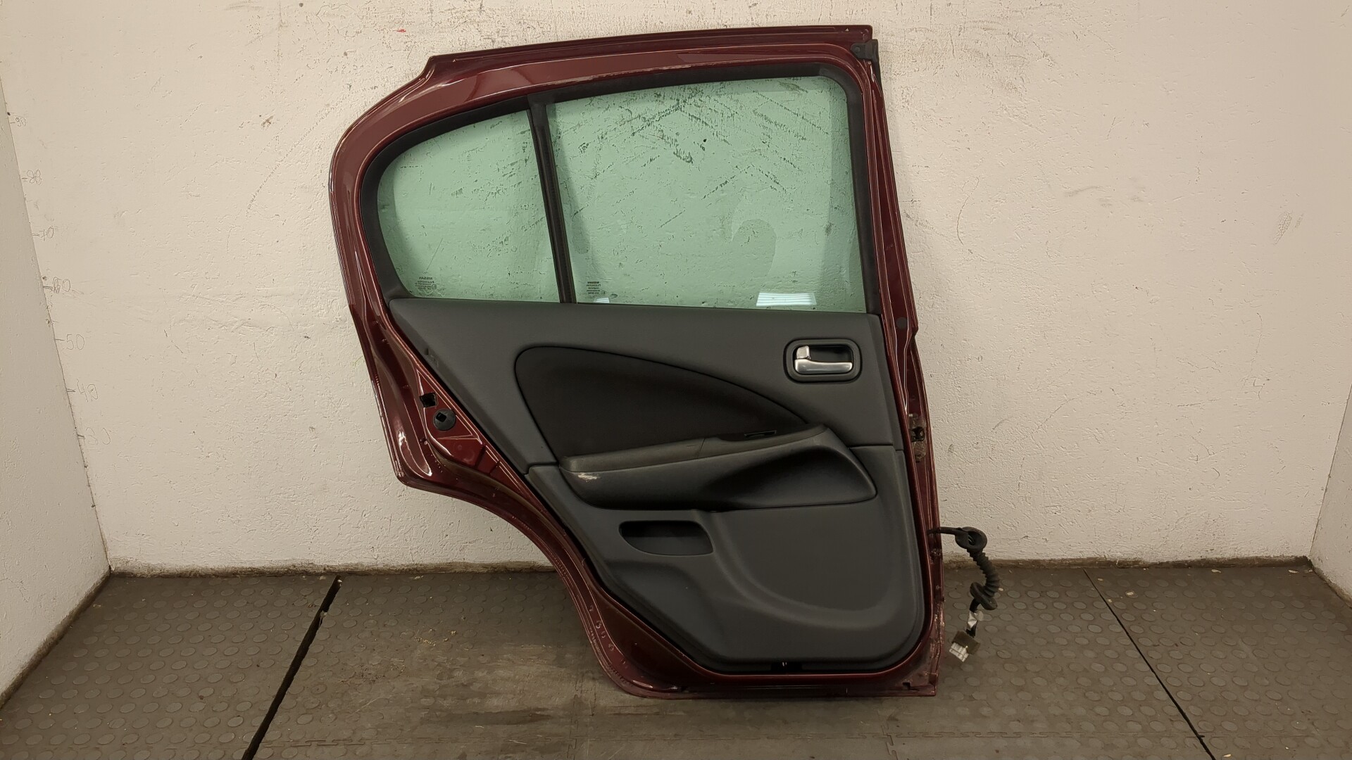 Дверь задняя левая