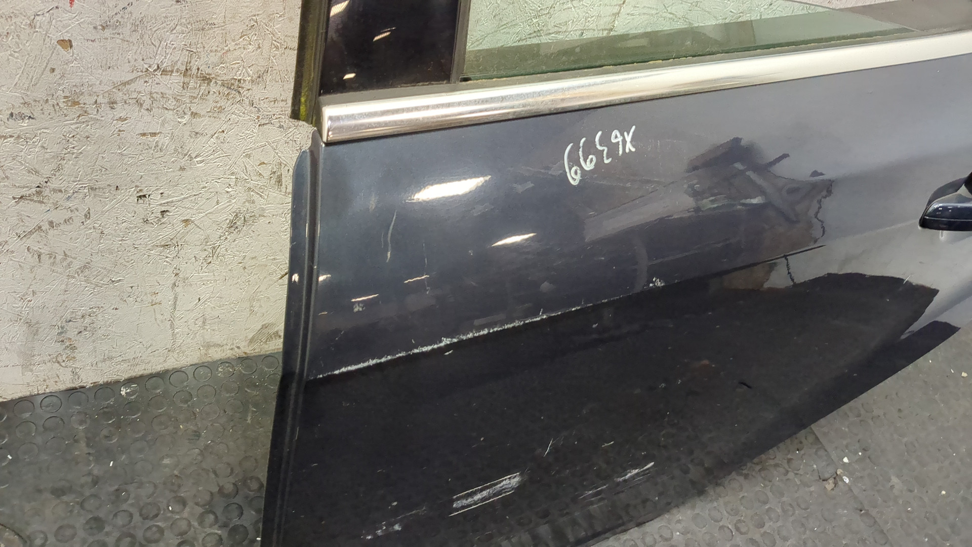 Дверь задняя левая