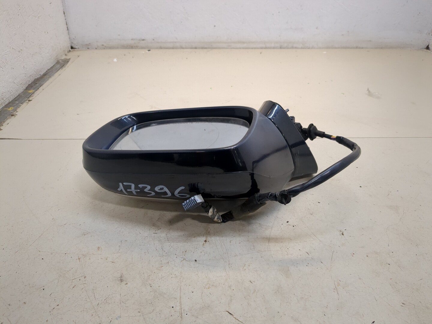 Зеркало правое электрическое