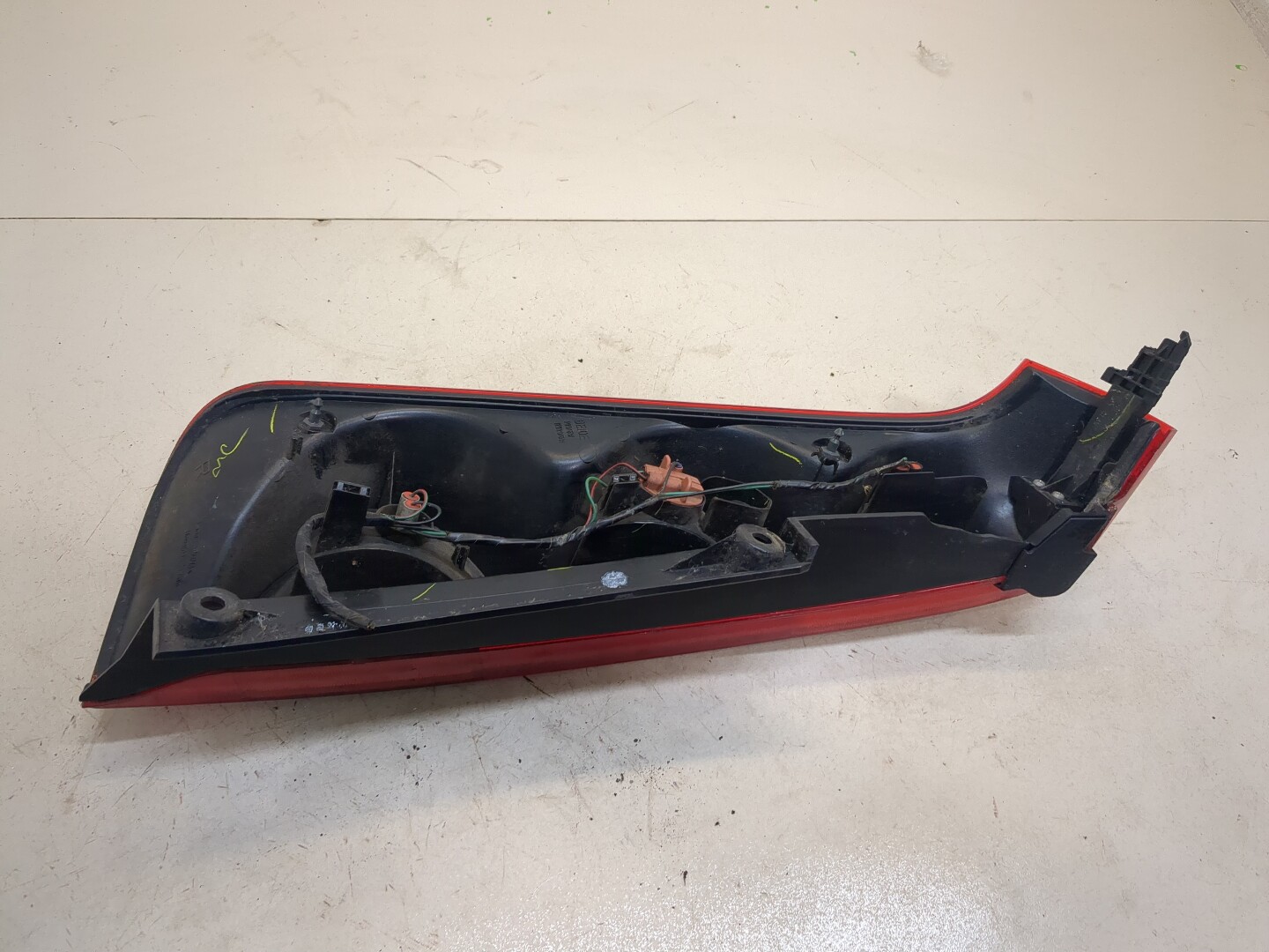 Фонарь задний правый