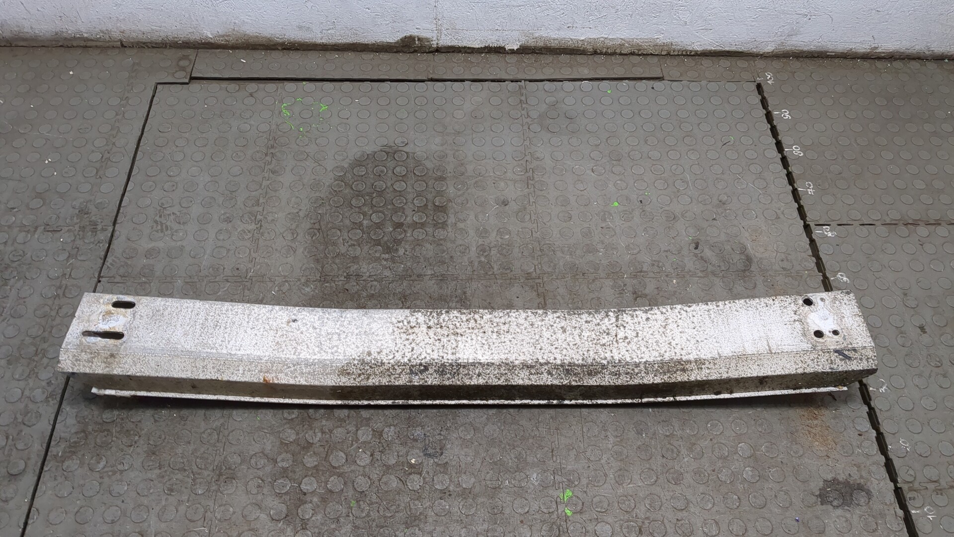 Усилитель заднего бампера