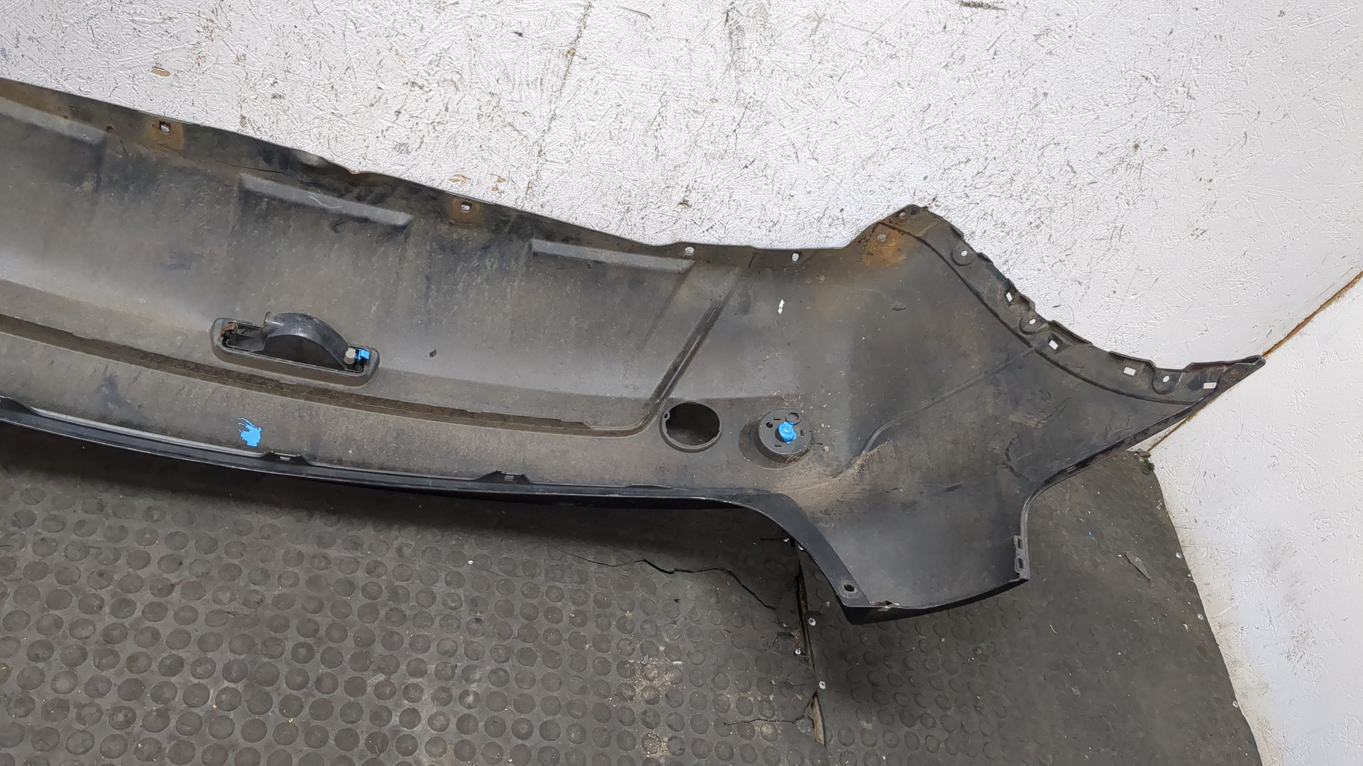 Бампер задний