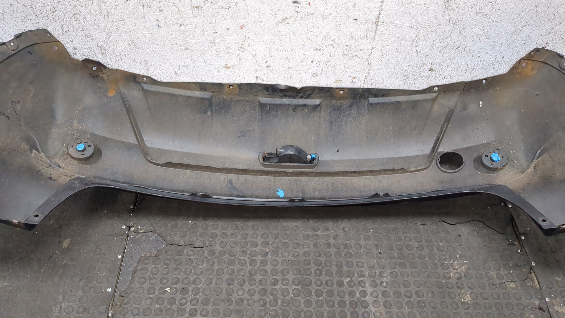 Бампер задний