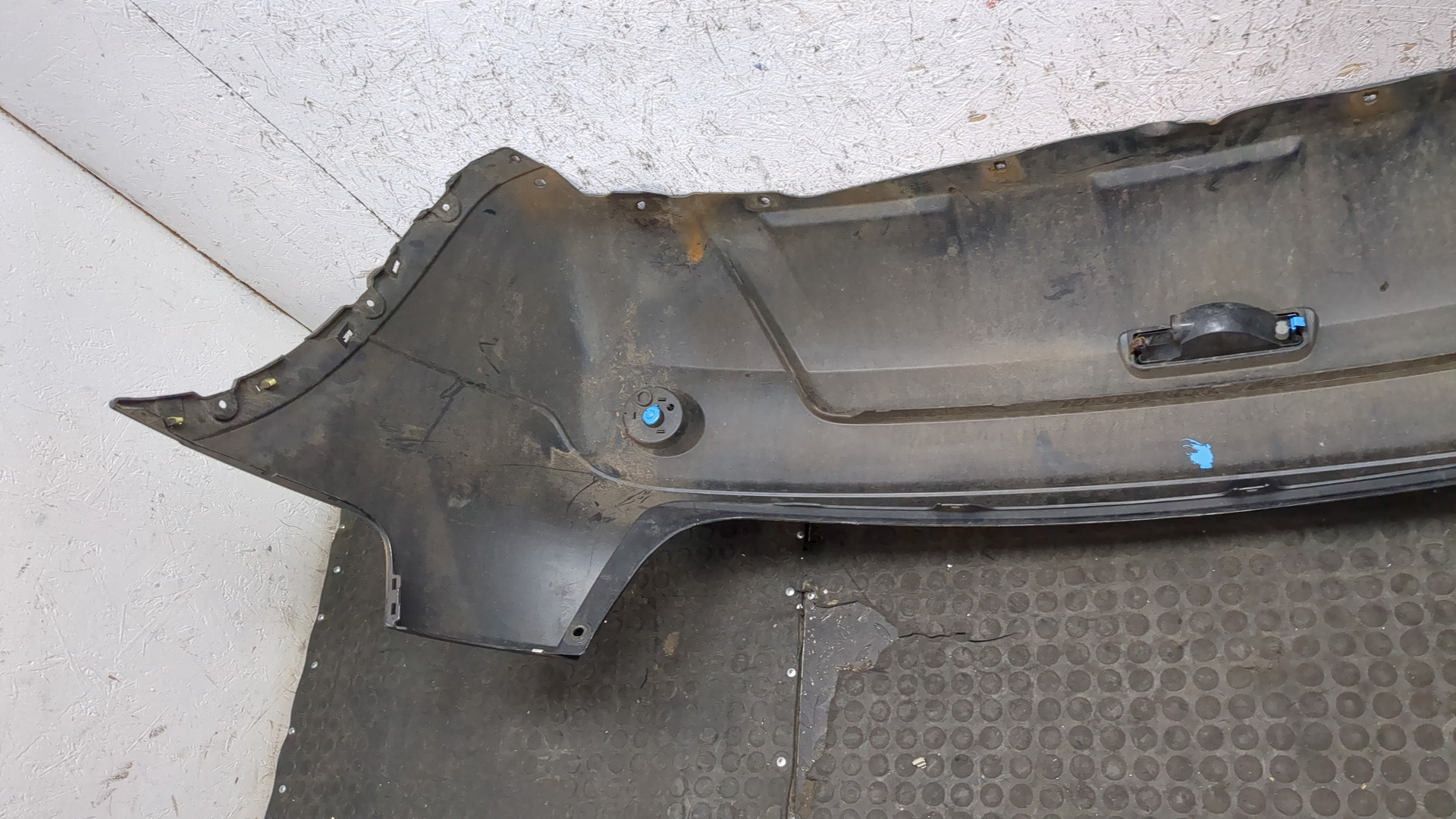 Бампер задний