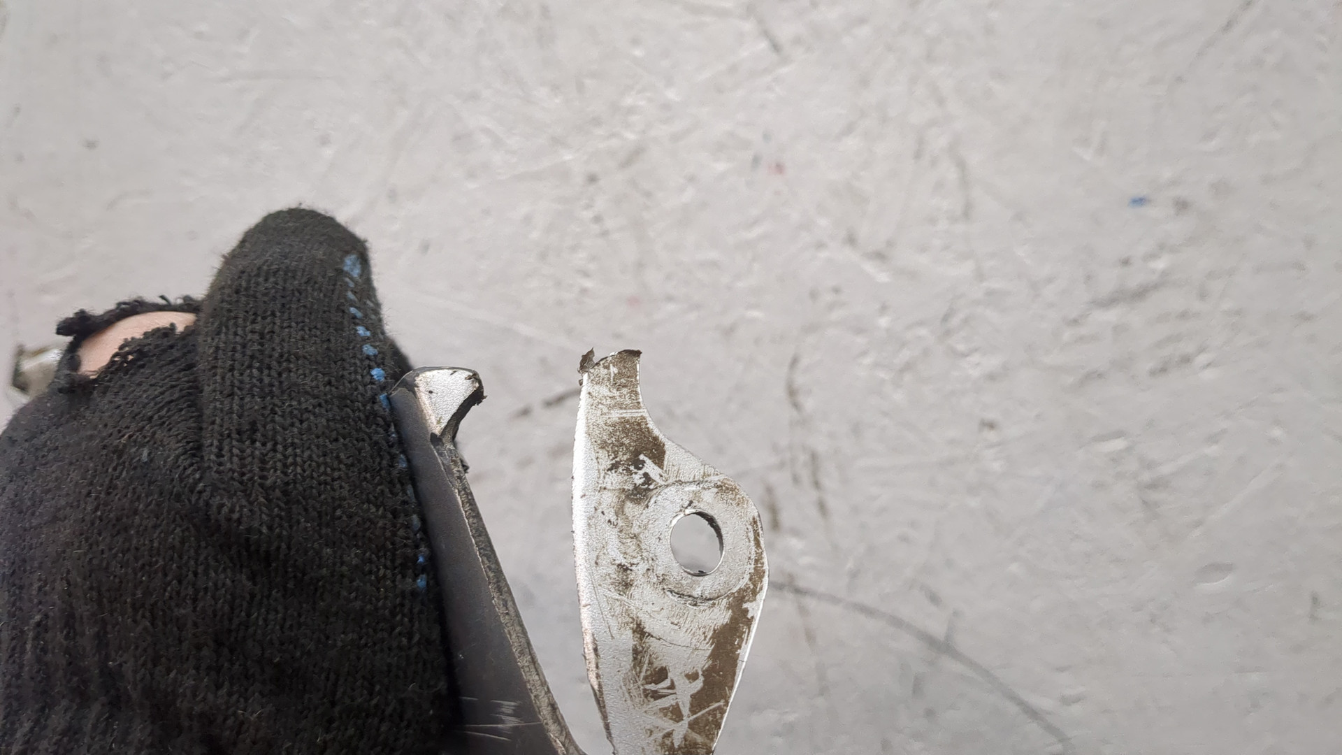 Бампер задний