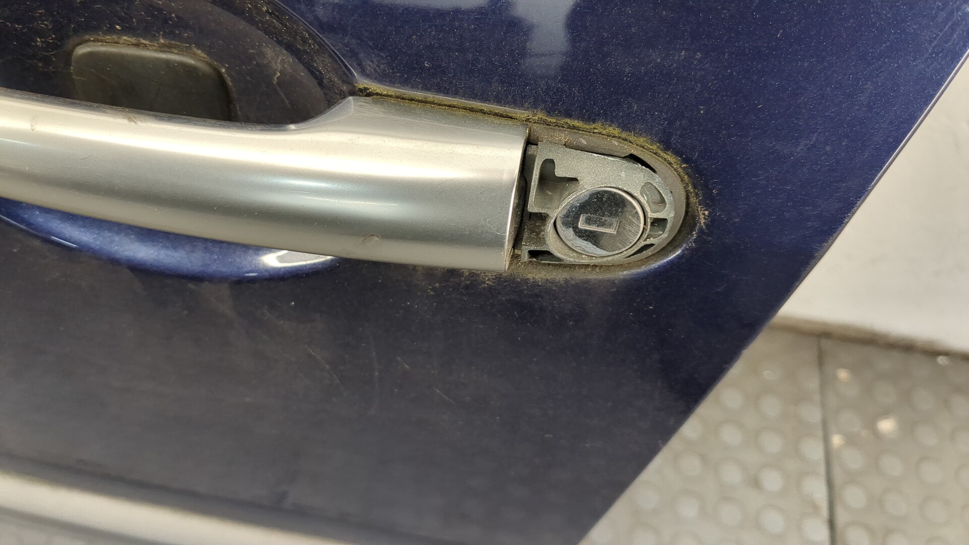 Дверь передняя левая