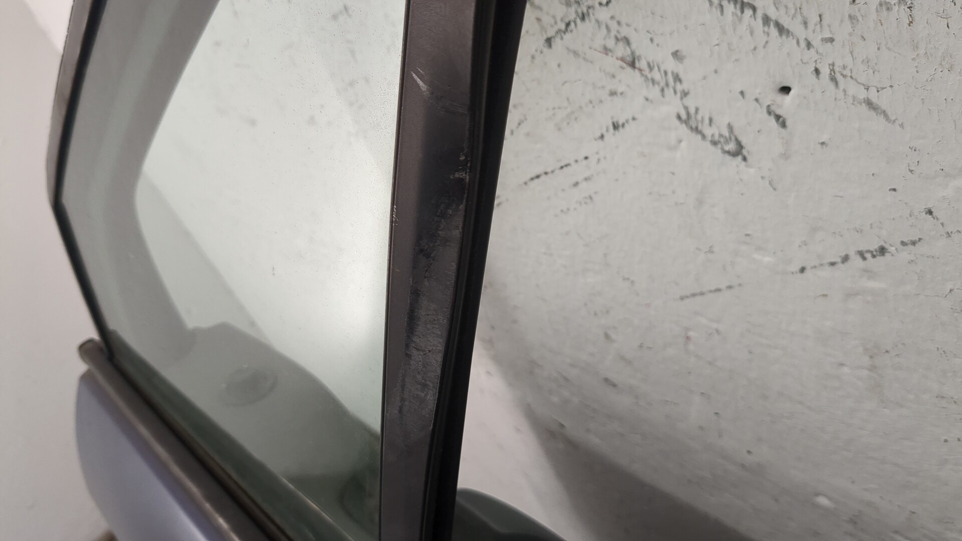 Дверь передняя левая