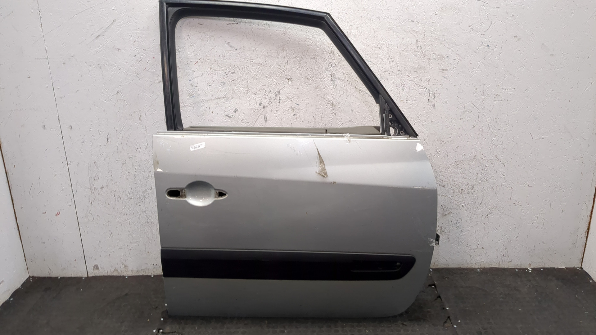 Дверь передняя правая