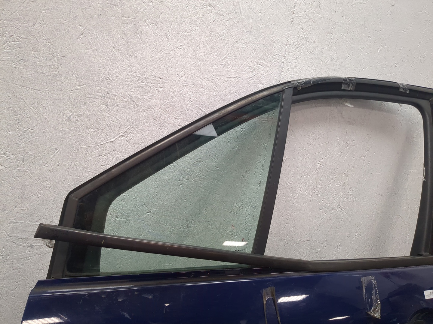 Дверь передняя левая