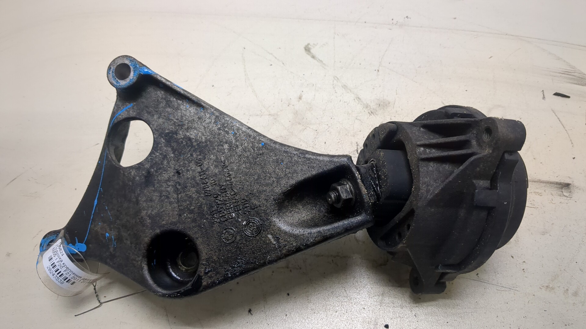 Опора двигателя левая