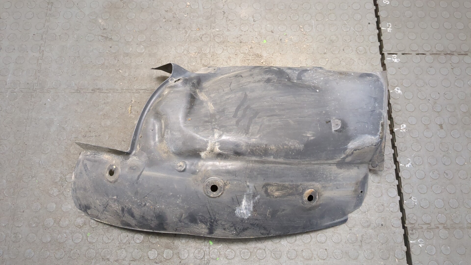 Локер передний левый