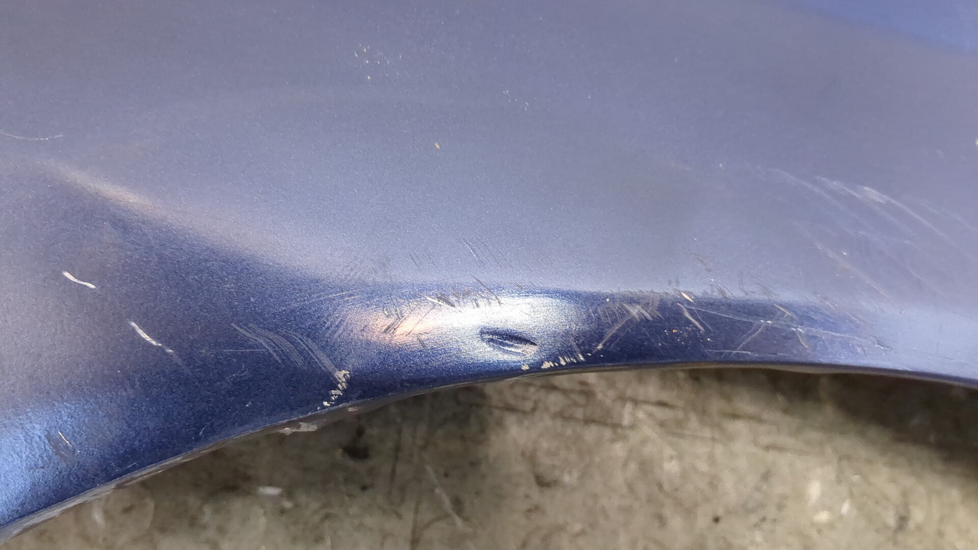 Крыло переднее левое