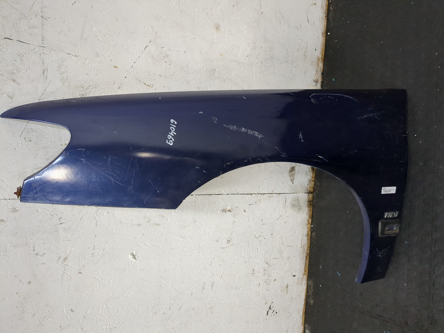 Крыло переднее левое