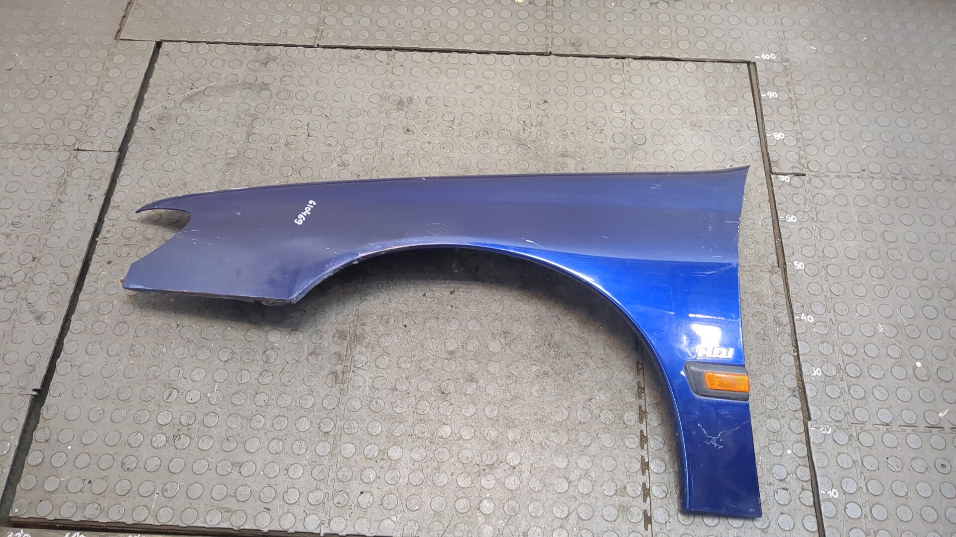 Крыло переднее левое