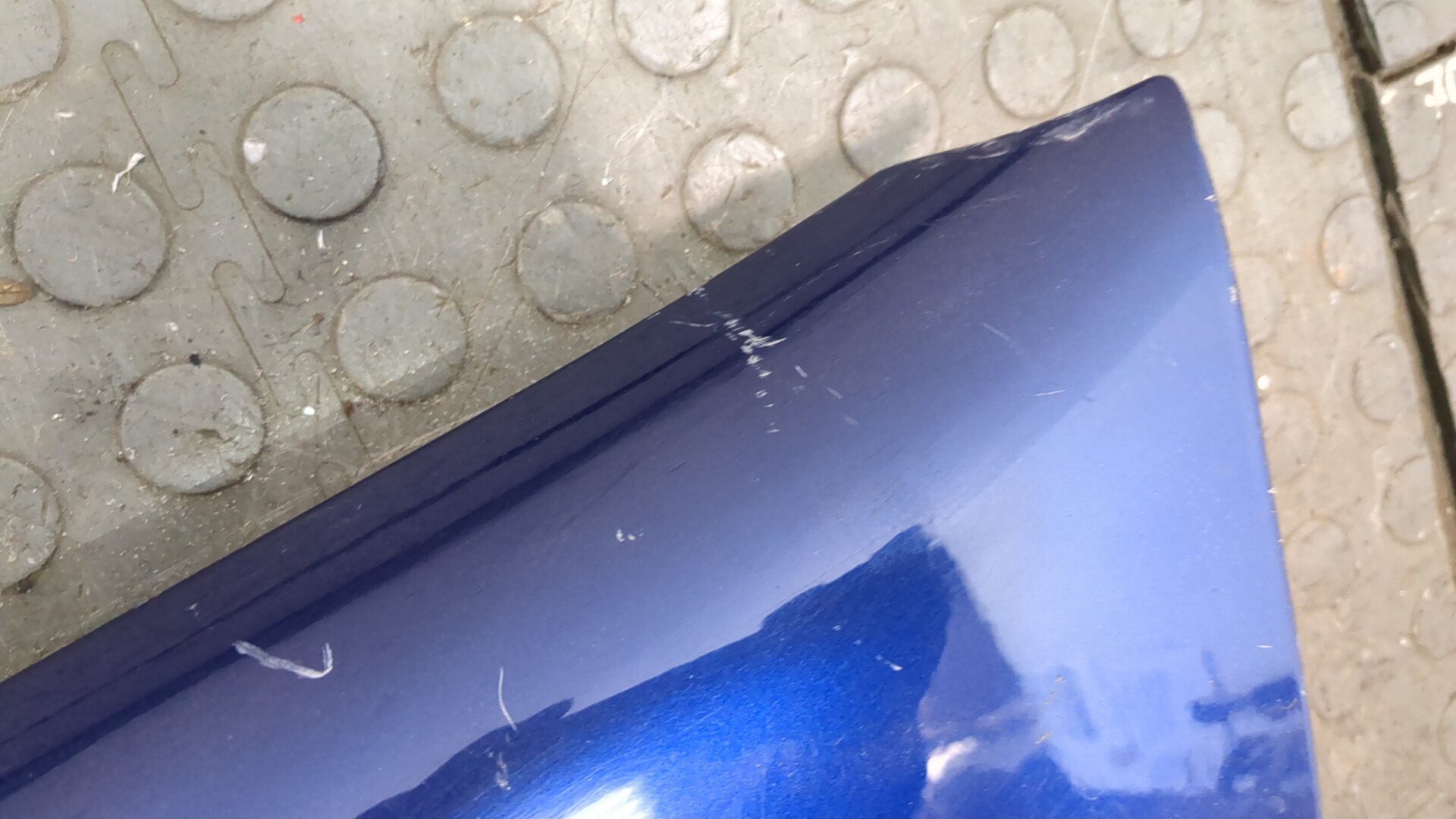 Крыло переднее левое