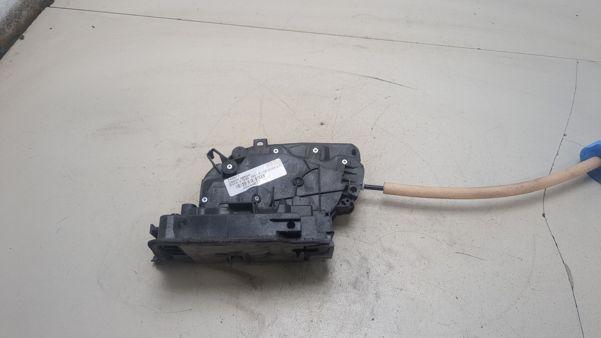 Замок двери задней правой