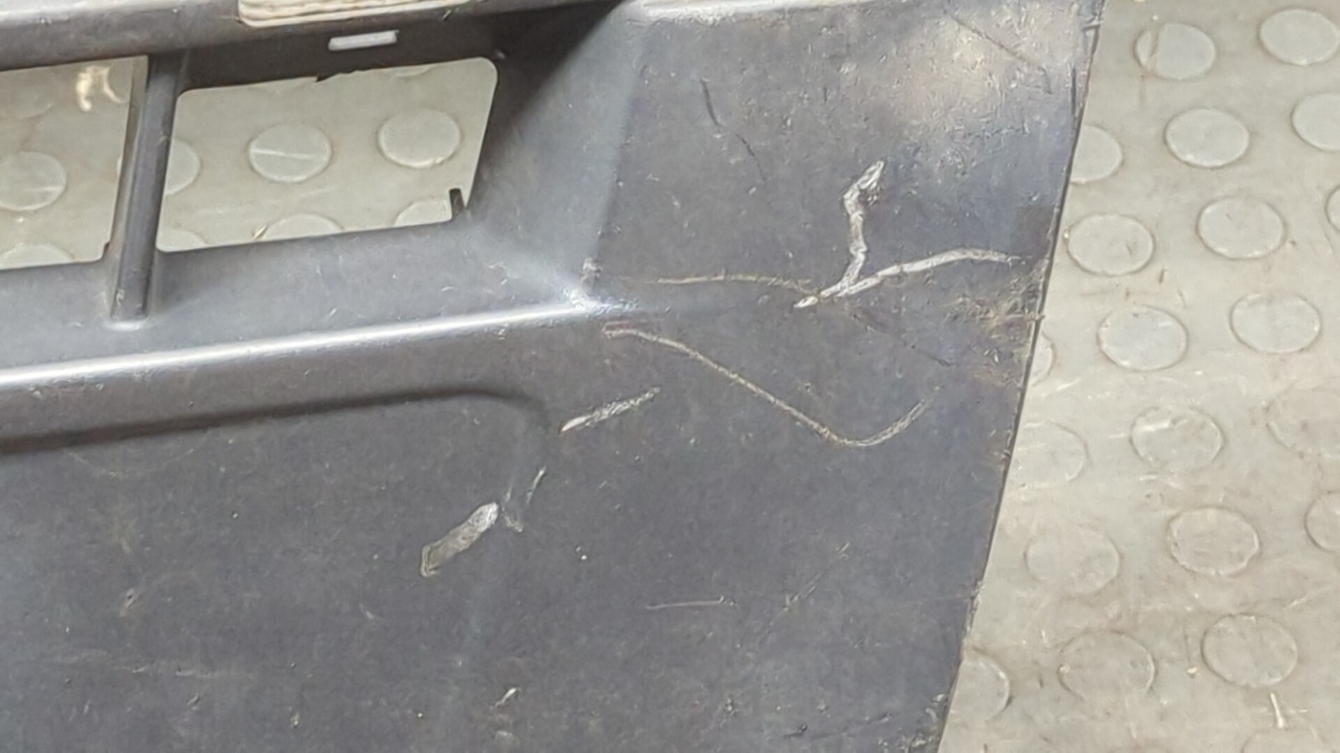 Бампер передний