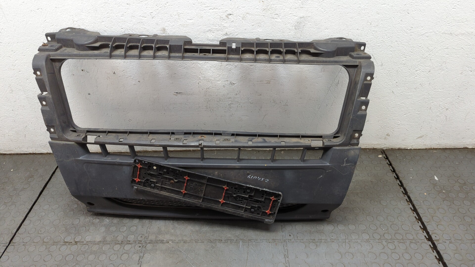 Бампер передний