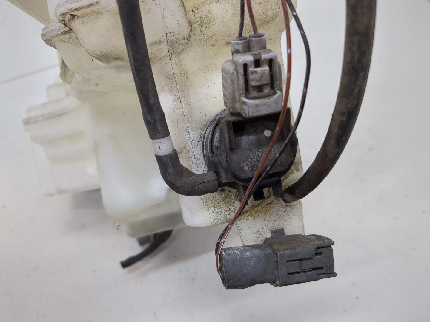 Бачок омывателя лобового стекла