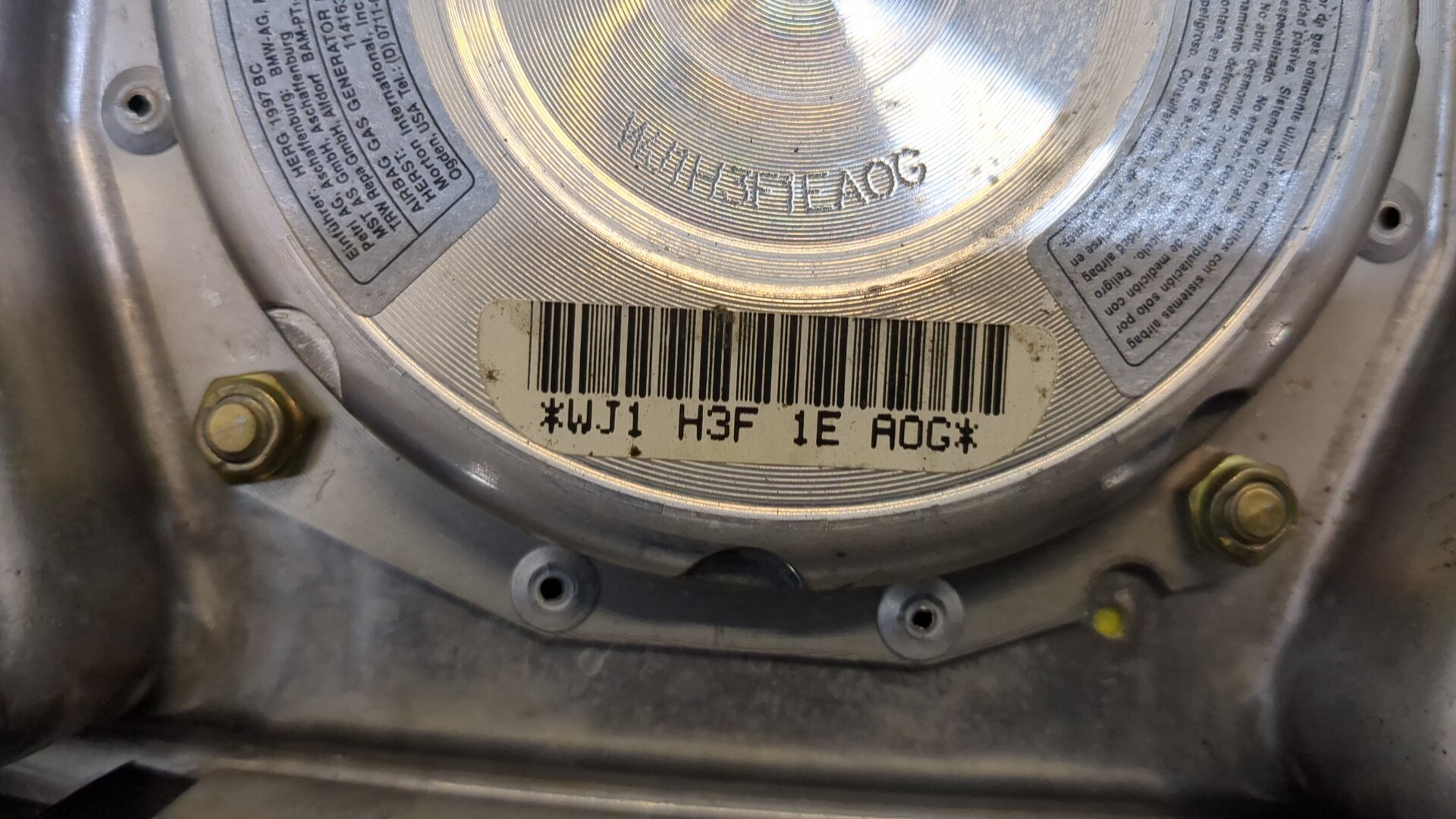 Подушка безопасности в рулевое колесо