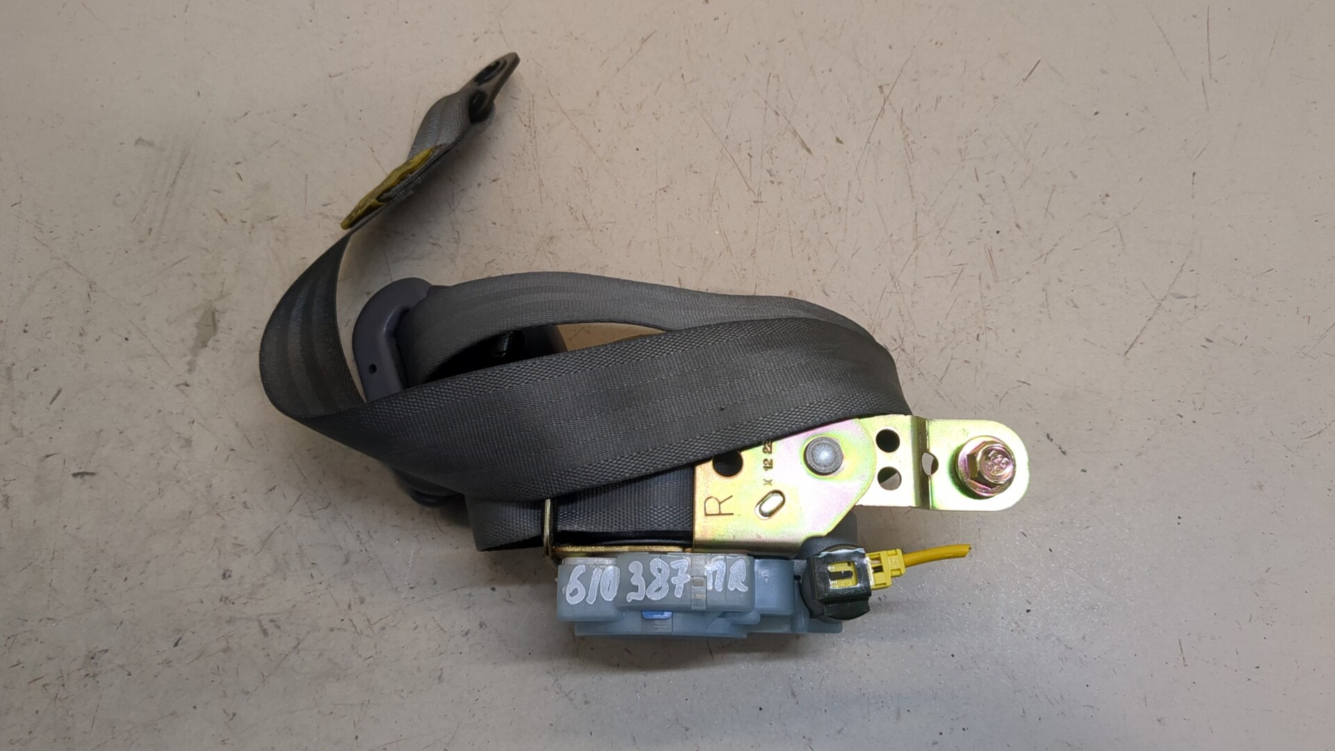 Ремень безопасности