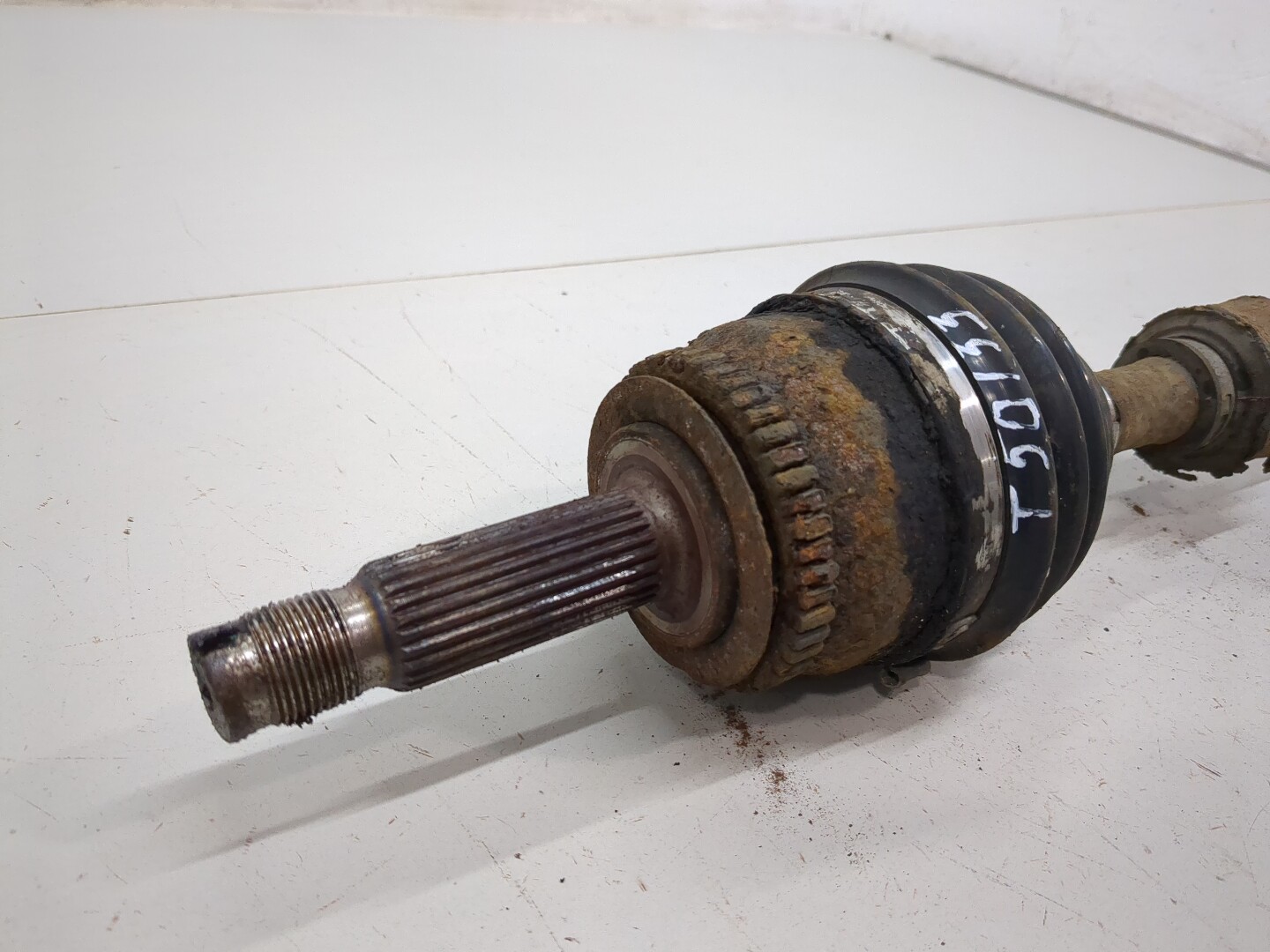 Полуось передняя левая