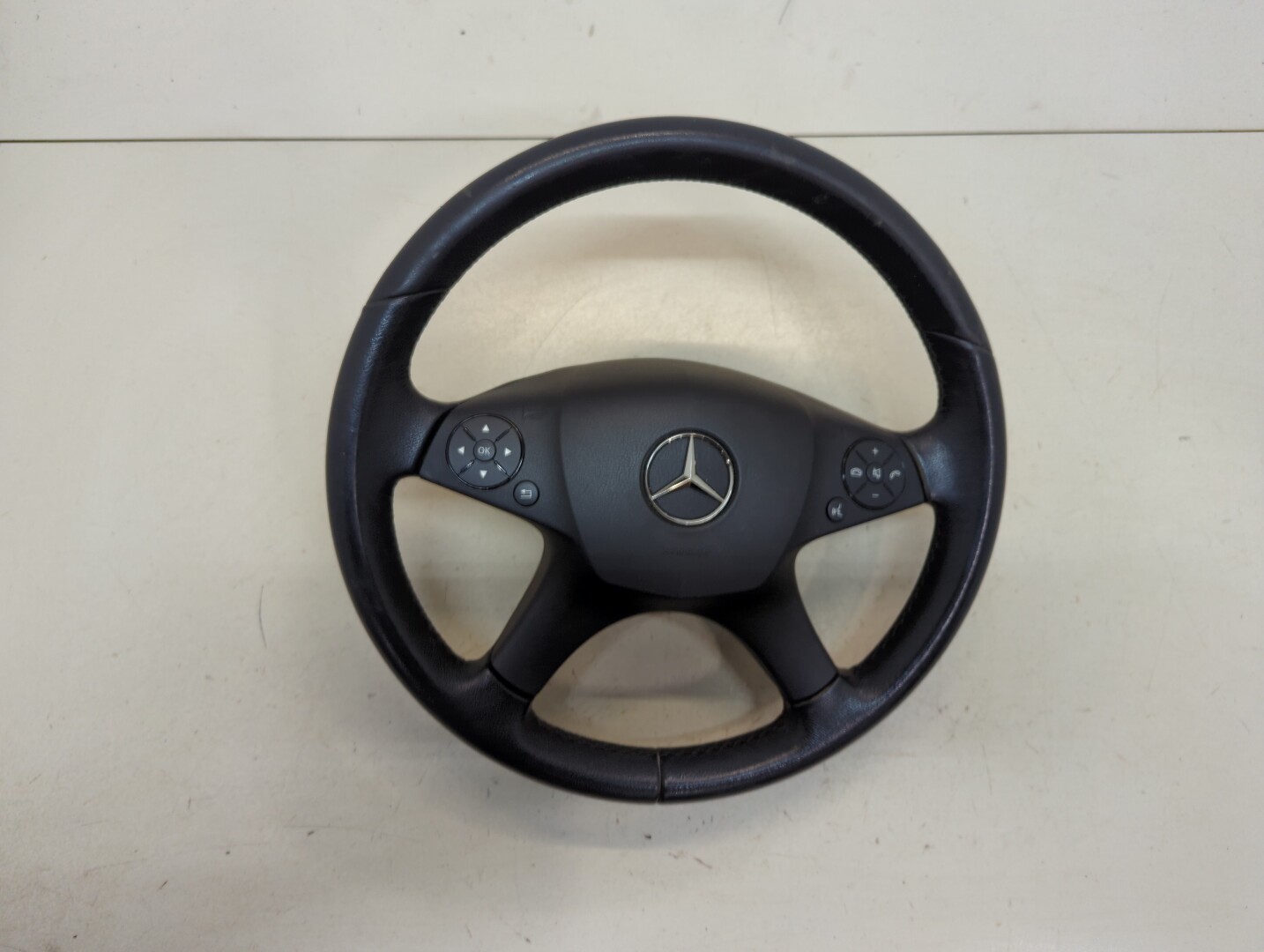 Рулевое колесо (руль)