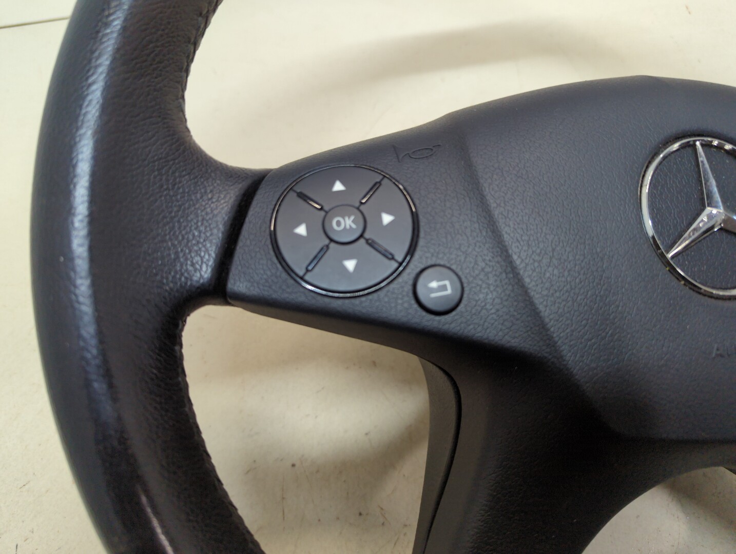 Рулевое колесо (руль)