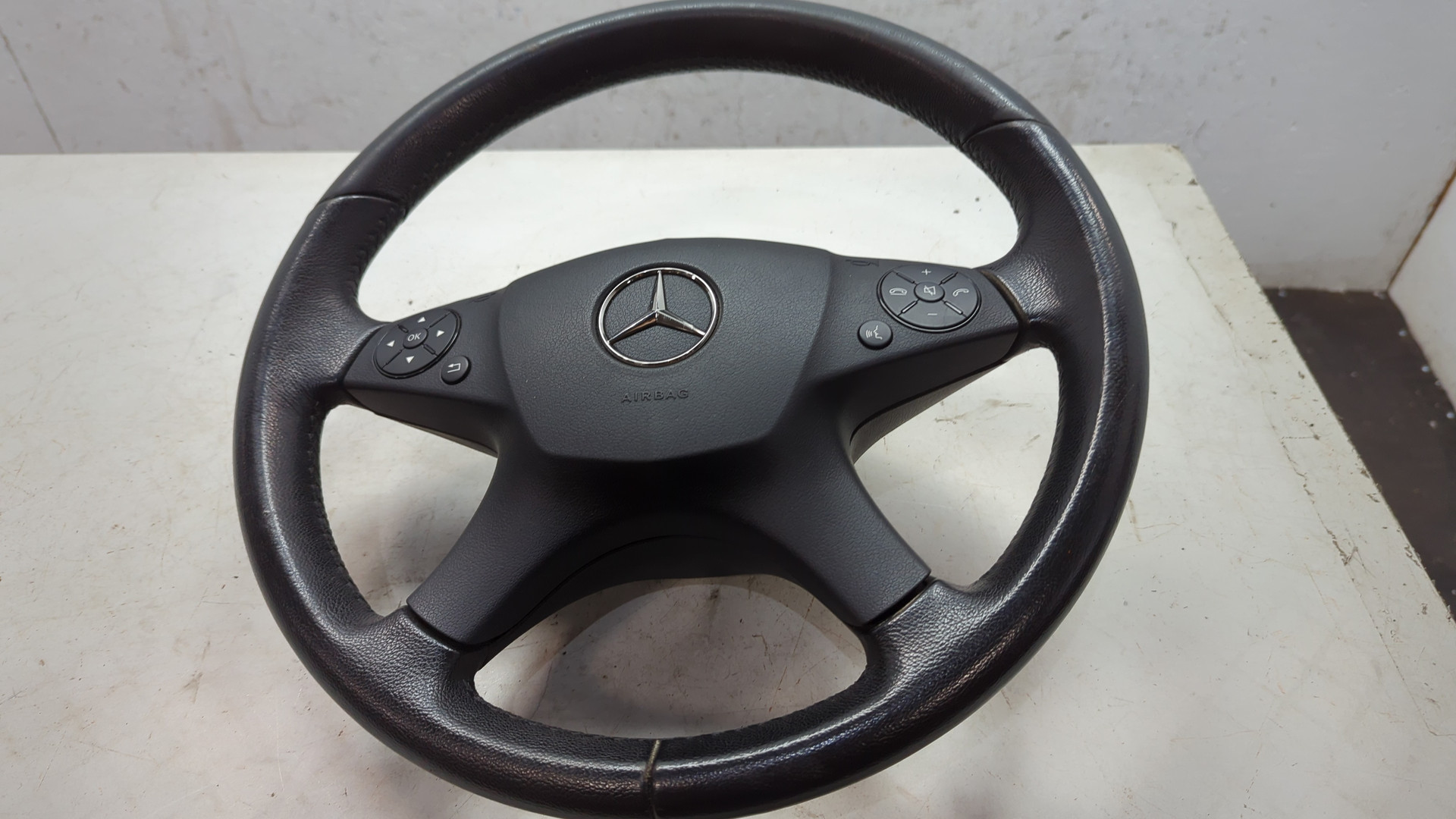 Рулевое колесо (руль)