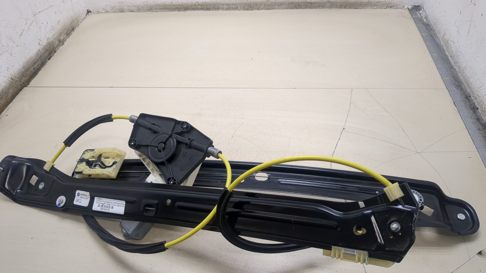 Стеклоподъемник электр. передний левый