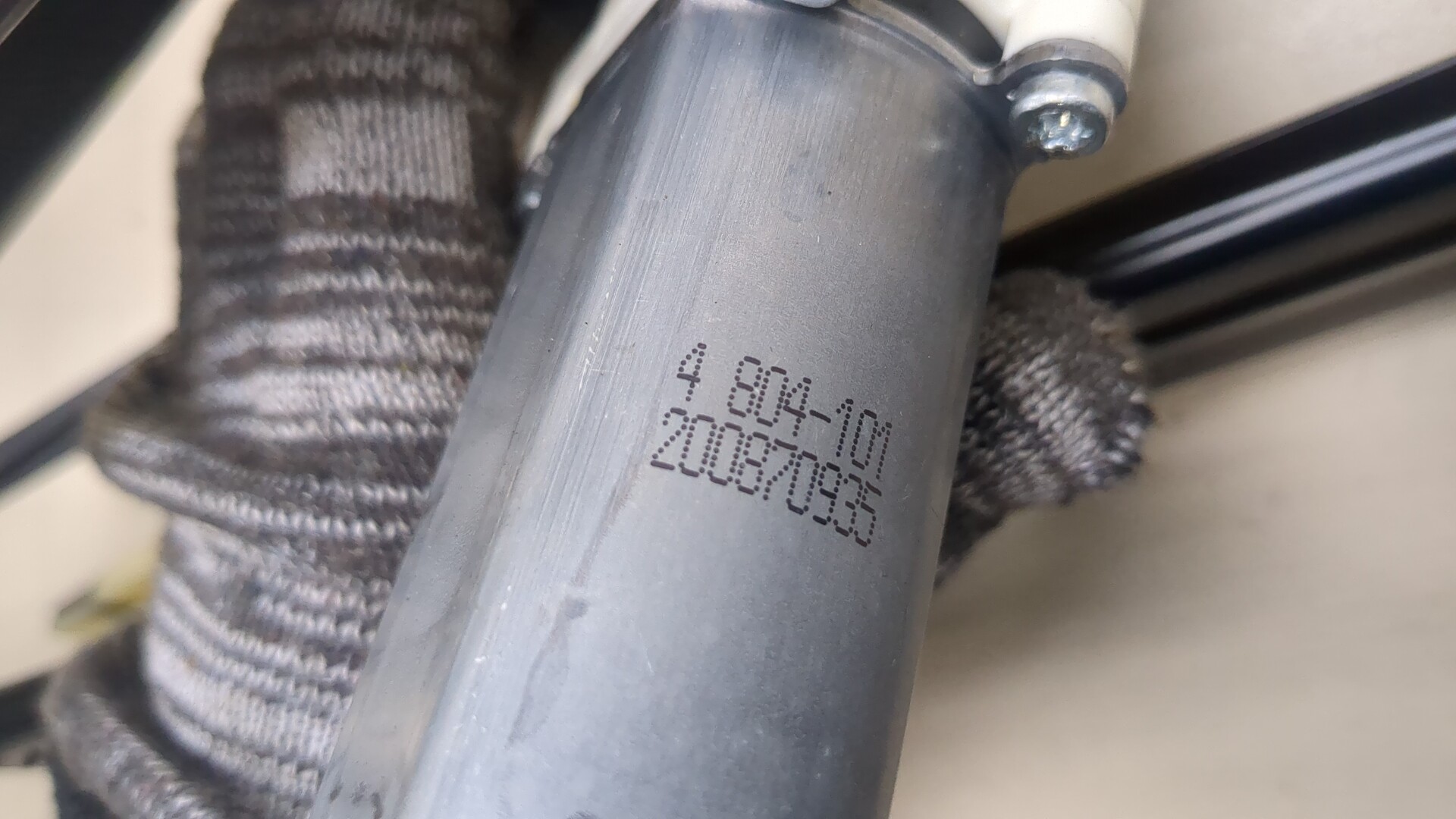 Стеклоподъемник электр. передний левый