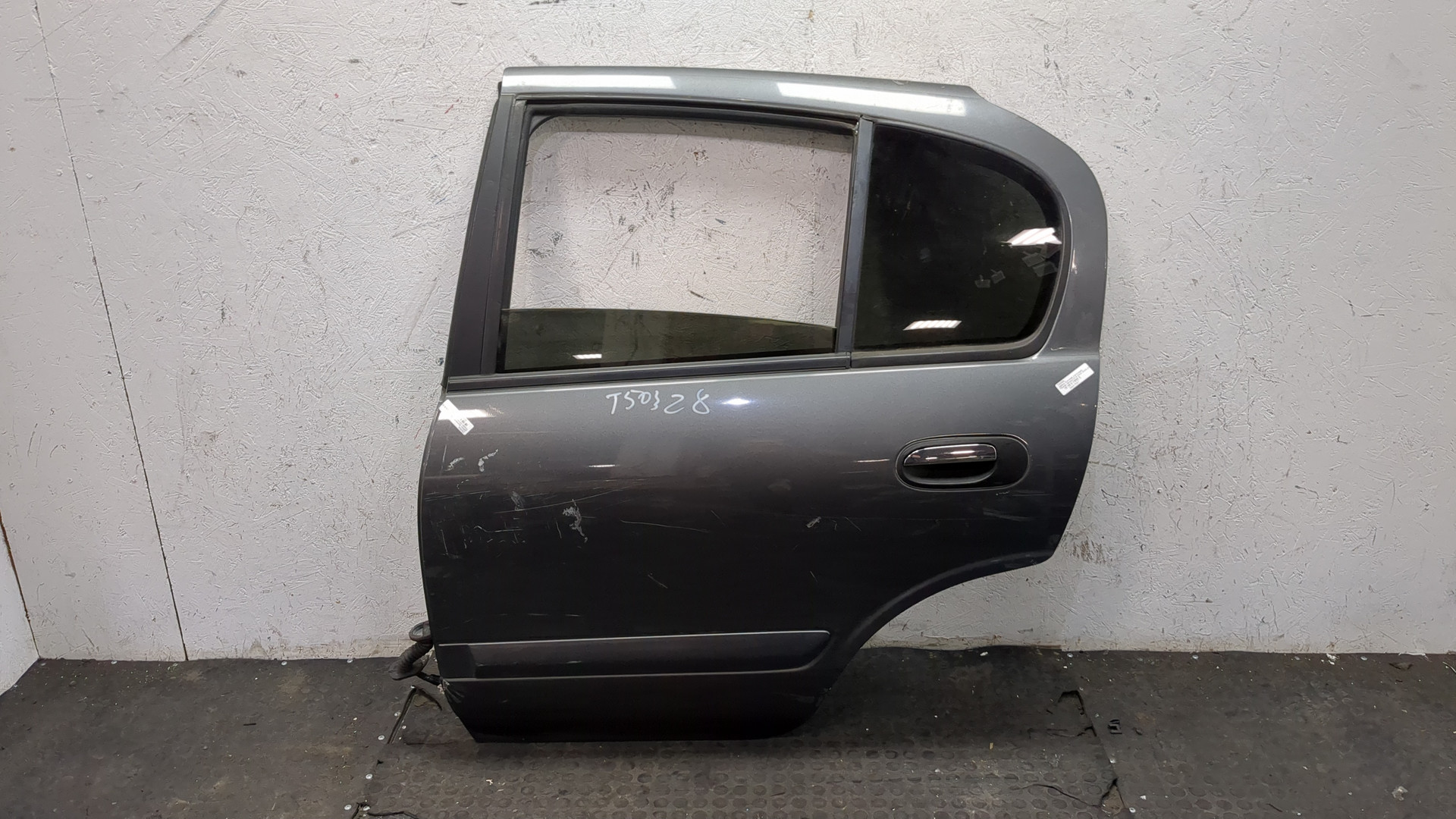 Дверь задняя левая