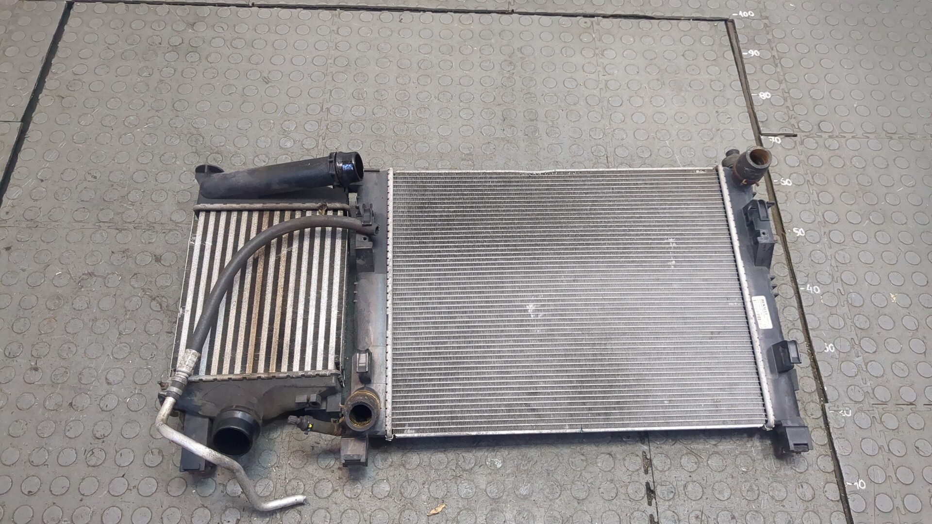 Радиатор охлаждения двигателя основной