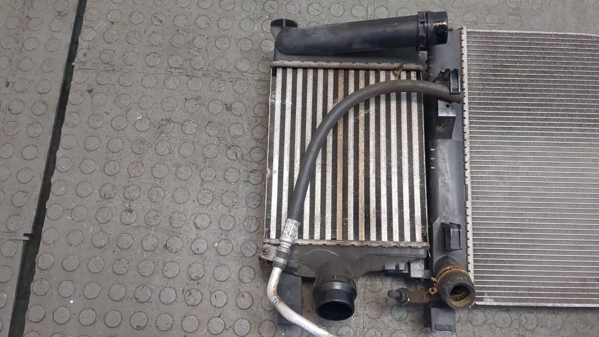 Радиатор охлаждения двигателя основной